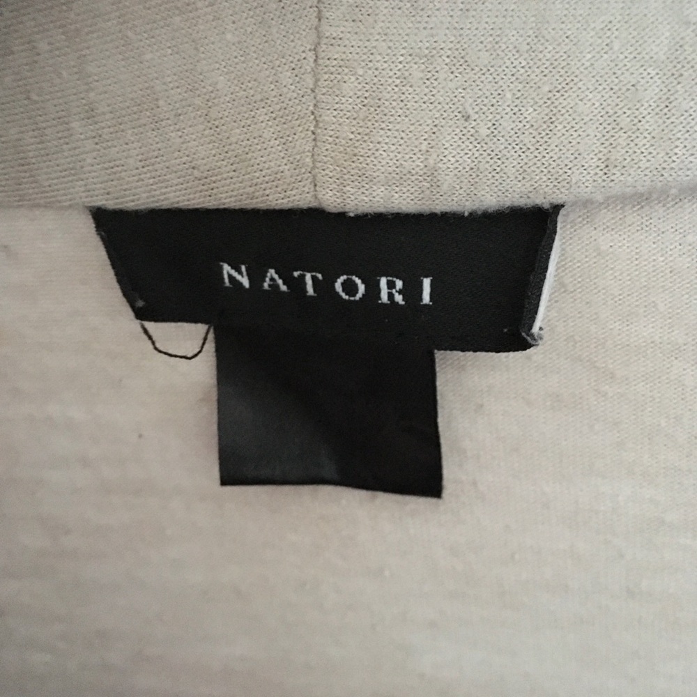 Robe - Picture 3 of 3